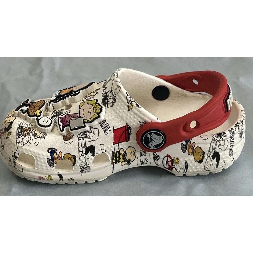Peanuts Snoopy Graphic Print Kids Classic Crocs W/ Jibbitz Charms Sz US 8